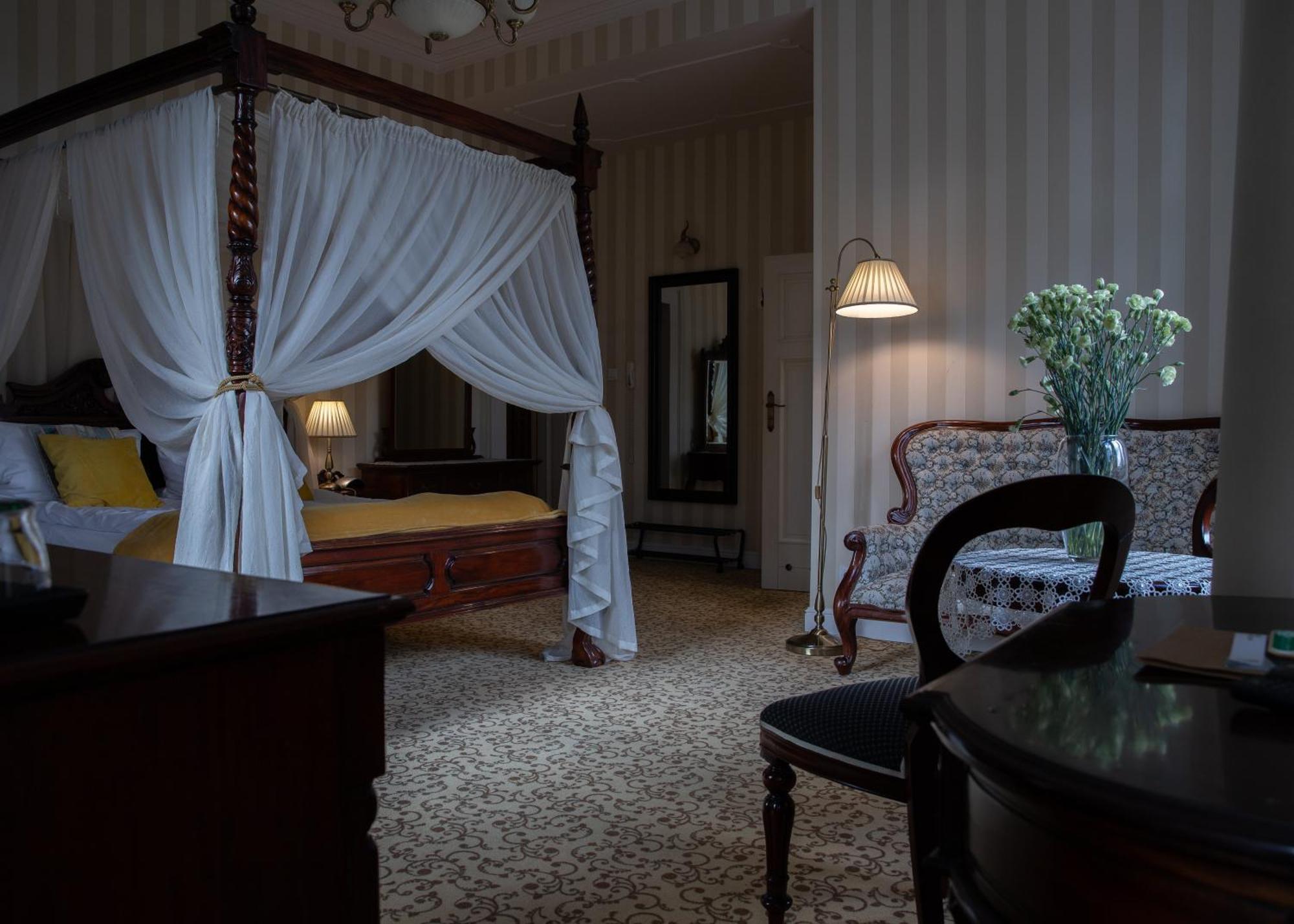 Hotel Debowy Biowellness & Spa Gory Sowie เบียลาวา ภายนอก รูปภาพ